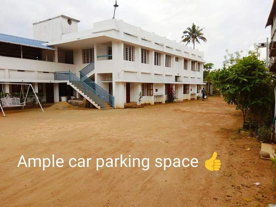 Premier Tourist Home Kizhake Chālakudi Extérieur photo